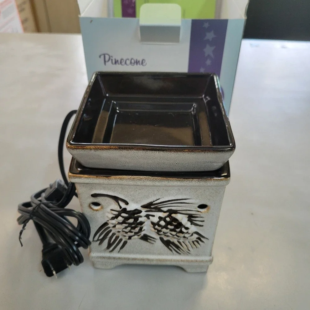 Scentsy Pinecone Full Size Electric Wax Warmer Ceramic Rustic Cabin Decor 2010